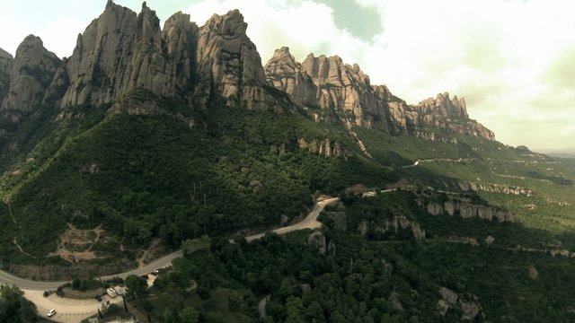 plano a&eacute;reo de la monta&ntilde;a monstserrat