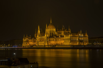 Fototapeta na wymiar Parlament - Budapest