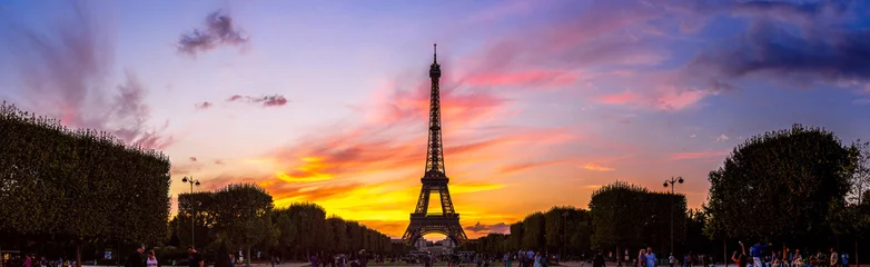 Fotobehang Eiffeltoren bij zonsondergang in Parijs © Sergii Figurnyi