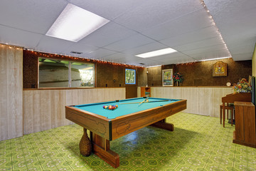 Authentic game room.