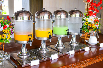 Drinking tank service in restaurant