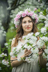 Obraz premium Girl in the garden