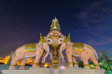Fototapeta premium Erawan statue