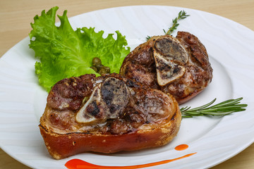 Roasted pork knee