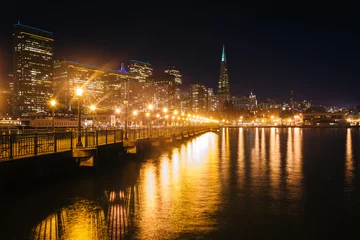 Foto op Plexiglas Pier 7 and buildings at night, in San Francisco, California. © jonbilous