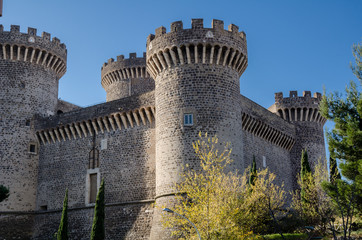 Fototapeta na wymiar Rocca pia / Fortezza al centro di Tivoli adibita negli anni a varie funzioni,
