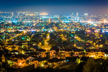 Obraz premium Night view from Hilltop Park, in Signal Hill, Long Beach, Califo
