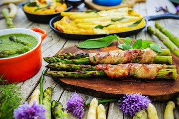 Asparagus - the delights of white and green asparagus
