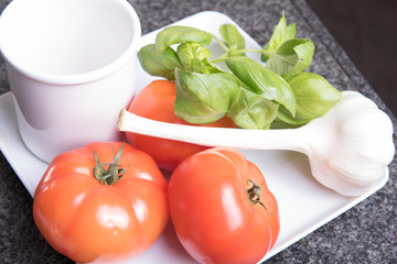 Tomaten, Basilikum, Knoblauch