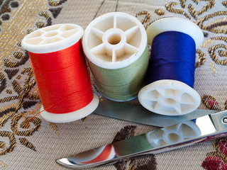 Cotton sewing thread with scissors