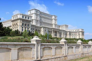 Fototapeta na wymiar Romania parliament in Bucharest