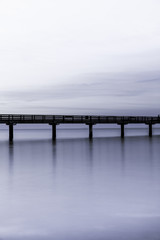 Naklejka premium Steg im Wasser