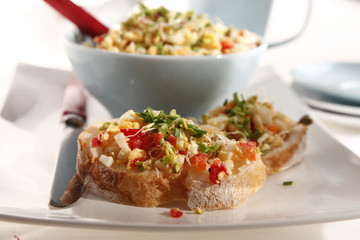 toast with egg and tomato