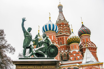 Fototapeta na wymiar St. Basil Cathedral in Moscow, Russia
