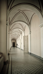 Fototapeta na wymiar corridor in old building