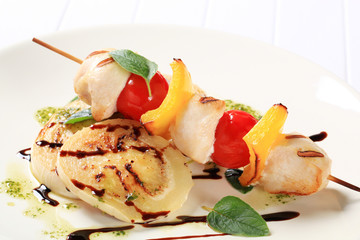 Chicken shish kebab with aubergine