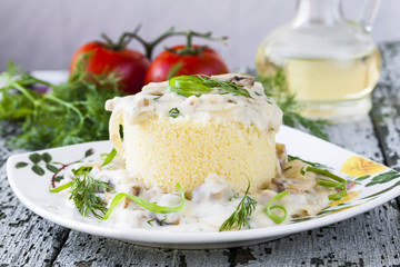 Couscous with mushrooms and onion