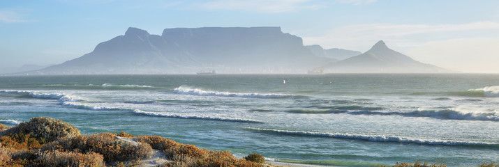 Naklejka premium Views of Table Mountain at dawn