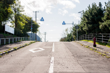上り坂の道路