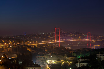 Fototapeta na wymiar Bosphorus bridge at night