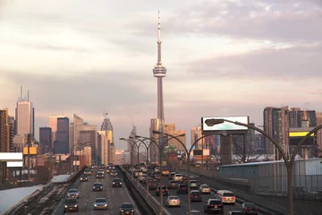 Schilderijen op glas Drukke snelweg naar Toronto Downtown. Toronto, Ontario, Canada © ingalin