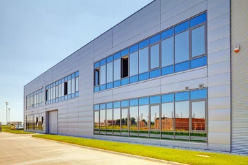 Foto auf Acrylglas Industriegebäude Aluminiumfassade auf Industriegebäude