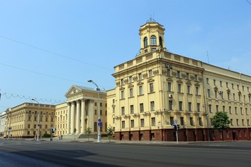 Fototapeta na wymiar Здание КГБ в Минске