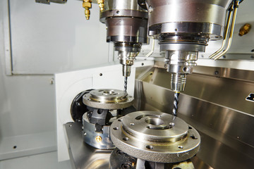 process of metal machining by mill
