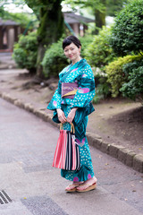 浴衣の女性