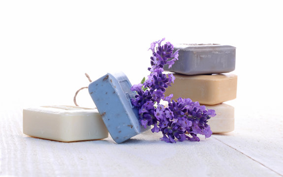 Savons parfum&eacute;s &agrave; la lavande
