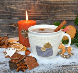 Fototapeta na wymiar erster Advent - mit heißer Schokolade