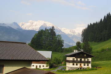 Fototapeta na wymiar Typical Alpine village, Gosau, Austria
