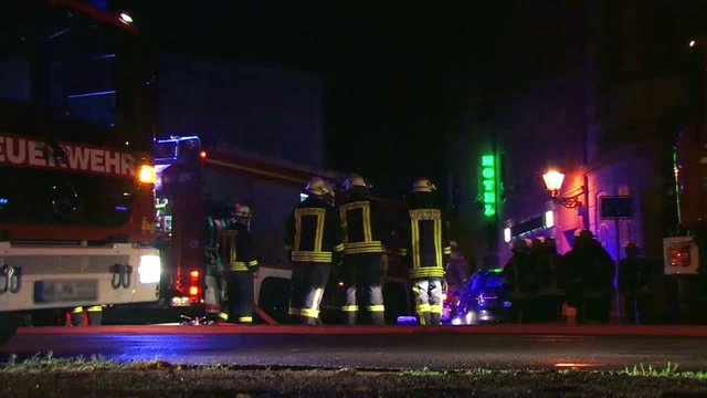 Feuerwehren in der Nacht