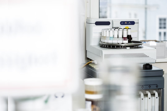 Medical samples in tissue stainer