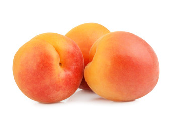 Fototapeta na wymiar apricots isolated