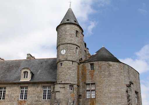 le ch&acirc;teau de pont l'abb&eacute;, bretagne,  pays bigouden
