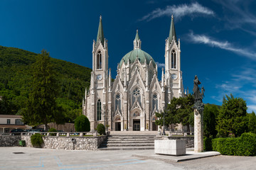 Castelpetroso, vista panoramica del santuario