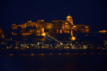BUDAPEST NOCTURNO