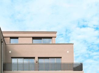Balkon mit Moderner Fassade