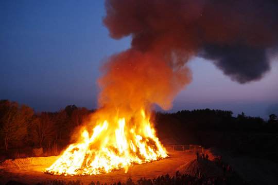 Germany, Bavaria, Landsberied, Easter bonfire, fire