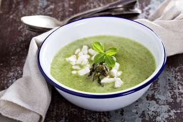 Roasted asparagus and pea soup