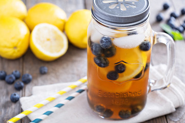 Ice tea with lemon and blueberries