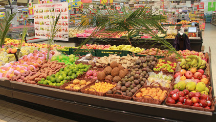 étalage fruits exotiques
