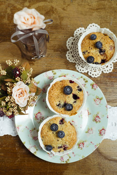 Cup cakes with blueberries