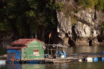 Floating fishing house © Stéphane Bidouze