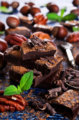 Chocolate, nuts and mint