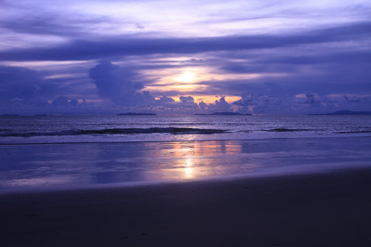 Fototapeta beautiful sunrise on tropical sea
