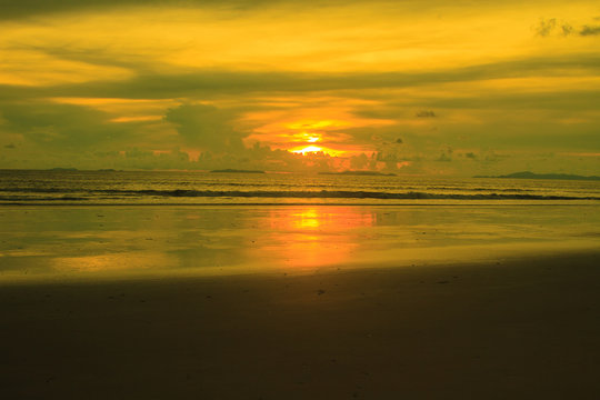 Fototapeta beautiful sunrise on tropical sea