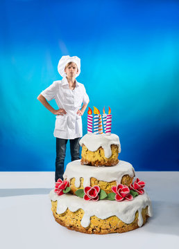 Confectioner with cake