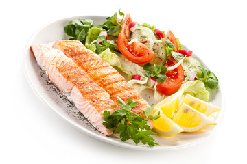 Grilled salmon and vegetables 